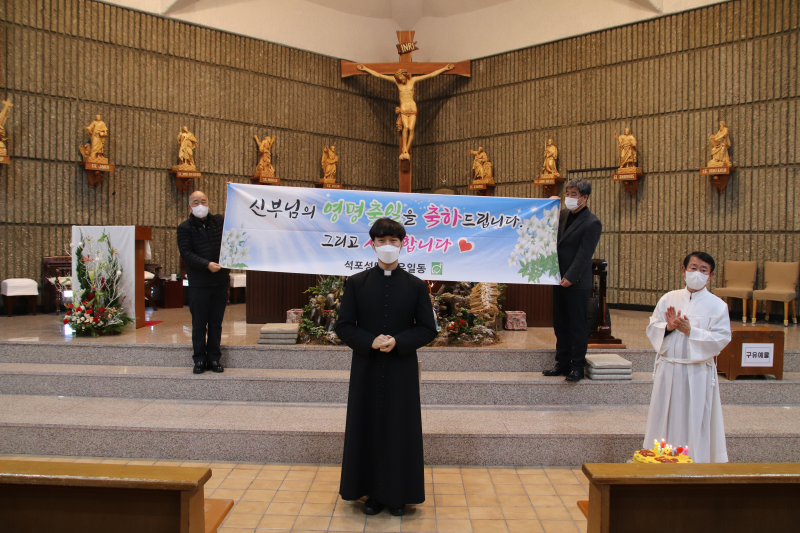 22-12-25 성탄미사IMG_1580.png