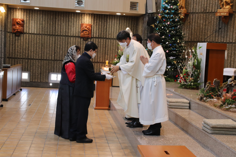 22-12-25 성탄미사IMG_1575.png