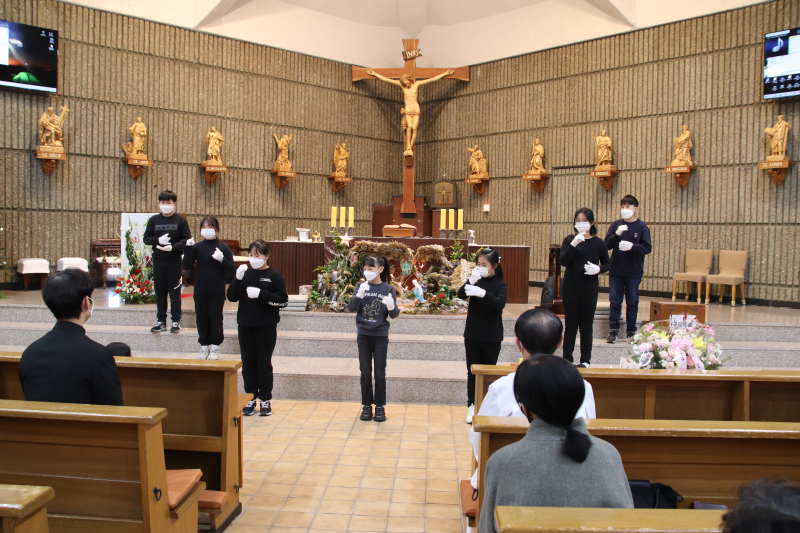 22-12-25 성탄미사IMG_1590.png