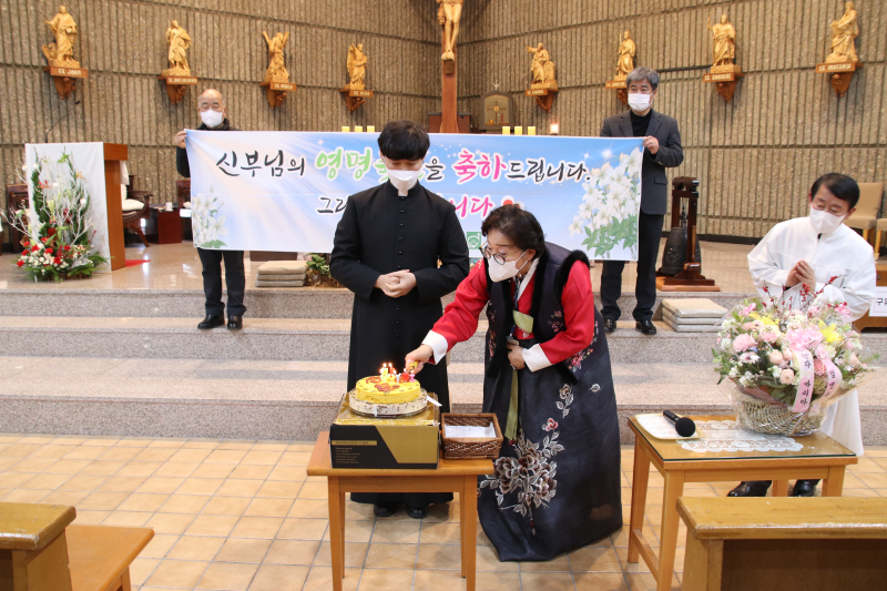 22-12-25 성탄미사IMG_1582.png