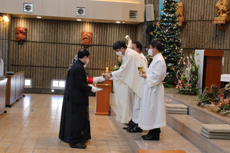 22-12-25 성탄미사IMG_1576.png